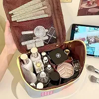 کیف آرایشی طرح کلبه